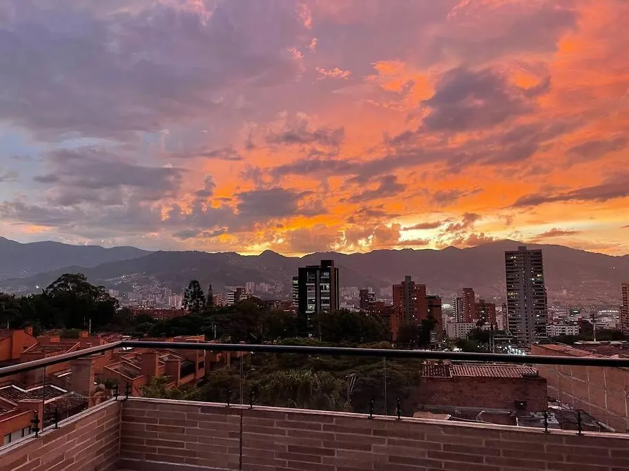 Apartamento 406 Poblado Cerca Al Cc El Tesoro Medellín