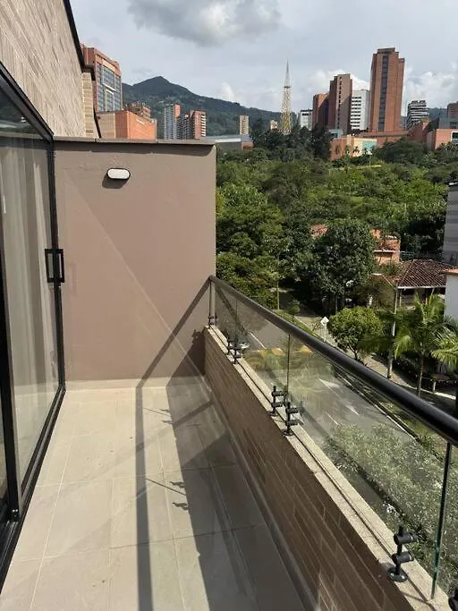 Apartamento 406 Poblado Cerca Al Cc El Tesoro Medellín