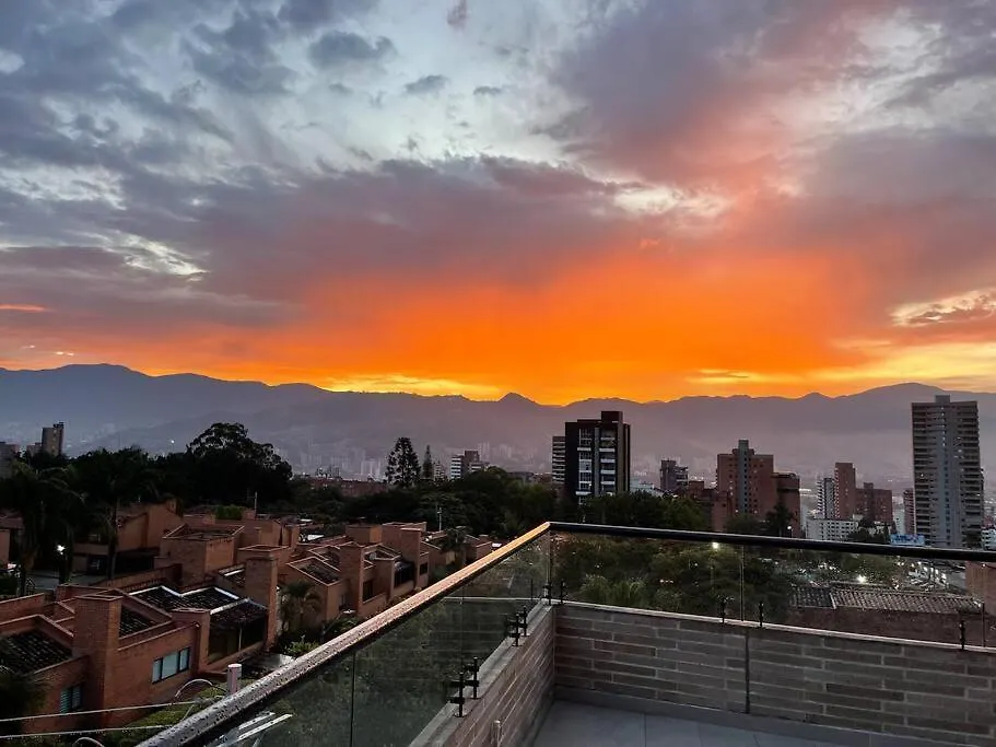 Apartamento 406 Poblado Cerca Al Cc El Tesoro Medellín